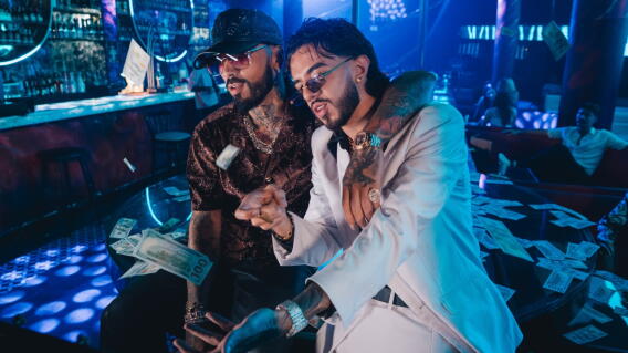 Carabin3 y Anuel AA en el video de "versAAce"