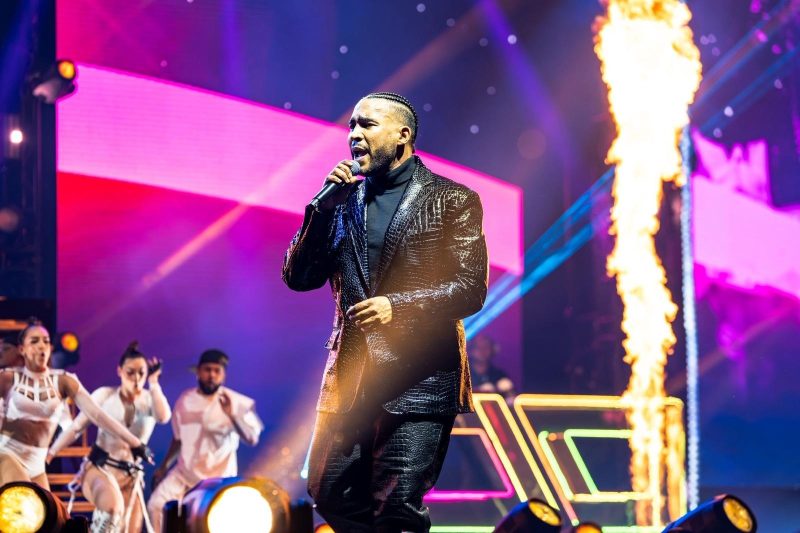 Don Omar en concierto durante su gira